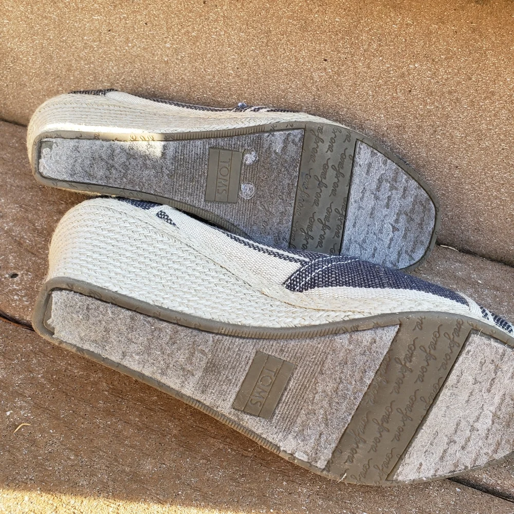TOMs Calypso gray tan wedge sandal espadrille 7.5